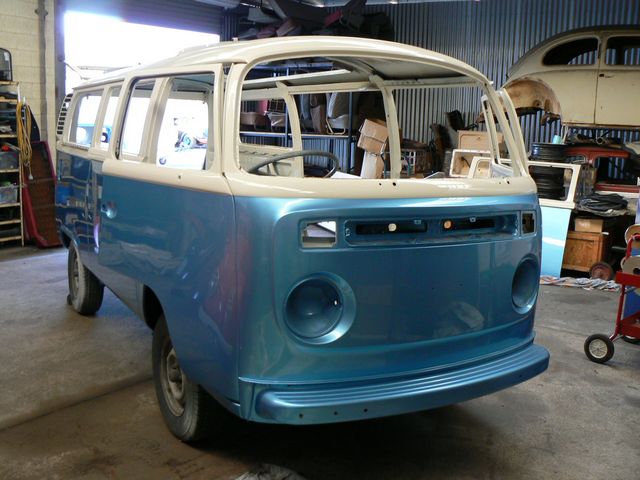 Volkswagen Kombi painted blue and white